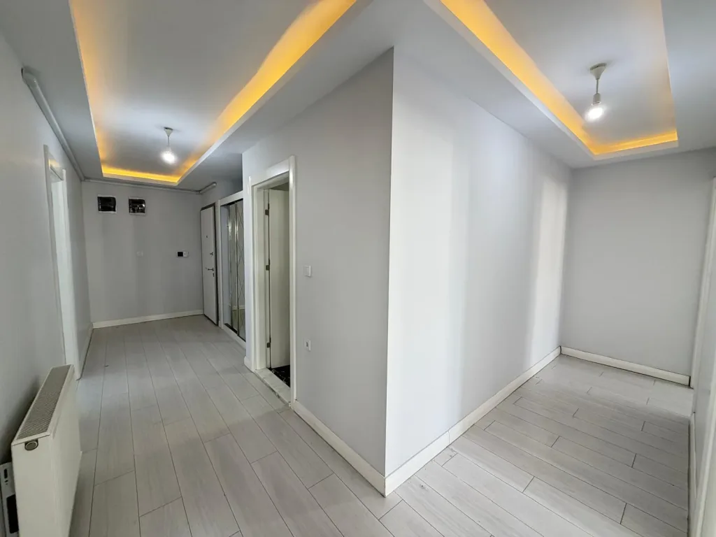 AKÇAYIN EN PRESTİJLİ SİTESİNDE 3+1 AYRI MUTFAK LÜKS DAİRE - Görsel 3