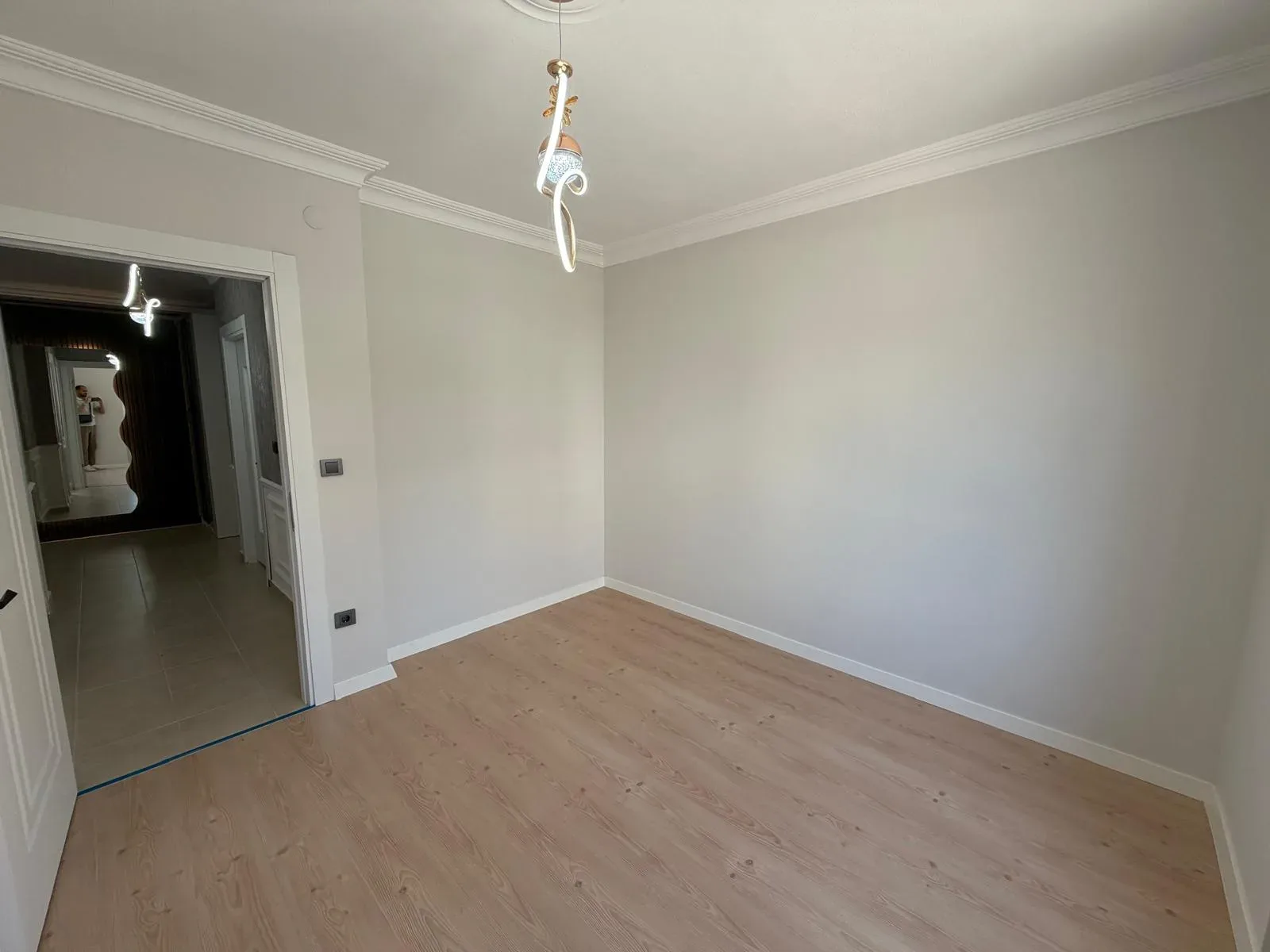 ALTINKUMDA CADDE ÜZERİNDE GÖZ DOLDURAN 2+1 DAİRE - Görsel 20