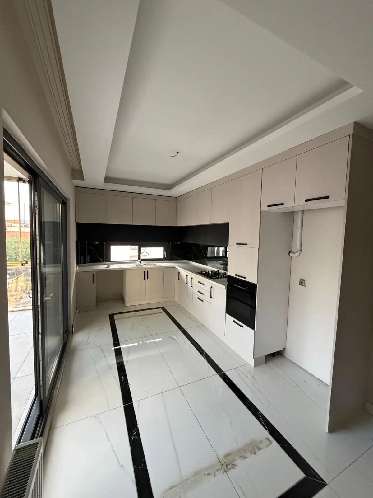 EDREMİT CENNETAYAĞI MAHALLESİNDE PRESTİJ 3 KONUTLARINDA 3+1 AYRI MUTFAK KAPALI GARAJLI LÜX SİTE KONSEPTLİ DAİRE - Görsel 8