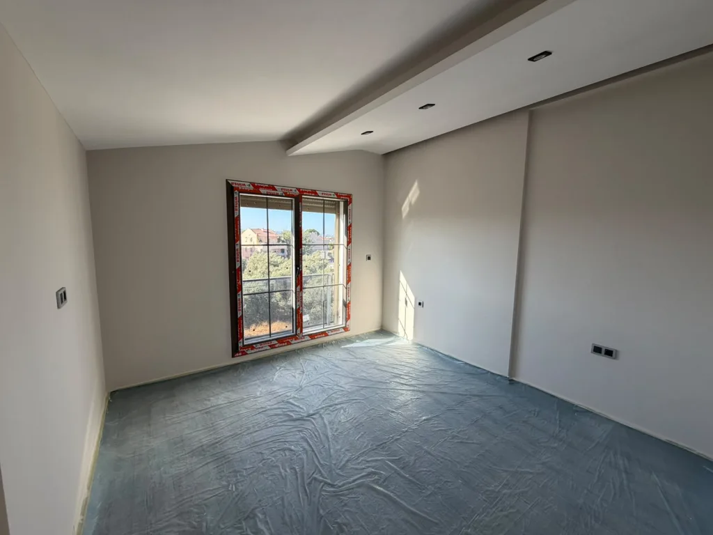 GÜRE SAHİLİNDE 4+1 ULTRA LÜX DENİZE YÜRÜME MESAFESİNDE TRİPLEX VİLLA - Görsel 33