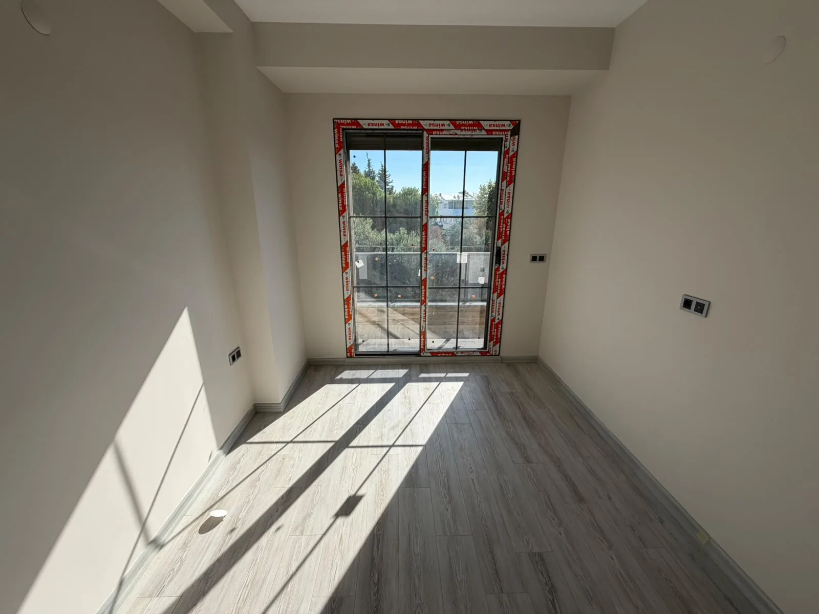 GÜRE SAHİLİNDE 4+1 ULTRA LÜX DENİZE YÜRÜME MESAFESİNDE TRİPLEX VİLLA - Görsel 20