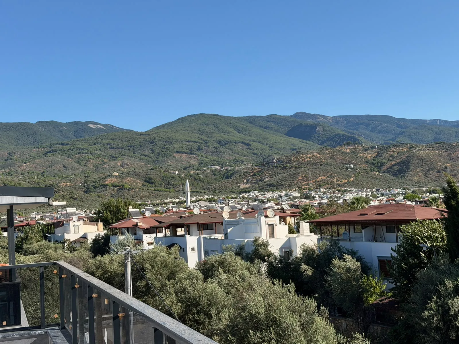 GÜRE SAHİLİNDE 4+1 ULTRA LÜX DENİZE YÜRÜME MESAFESİNDE TRİPLEX VİLLA - Görsel 29