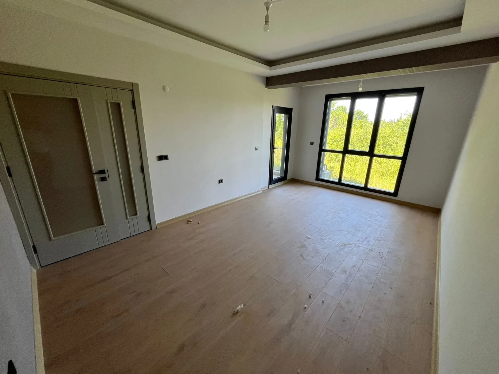 ALTINKUMDA ULTRA LÜX KAPALI OTOPARKLI 2+1 AYRI MUTFAK DAİRE - Görsel 2
