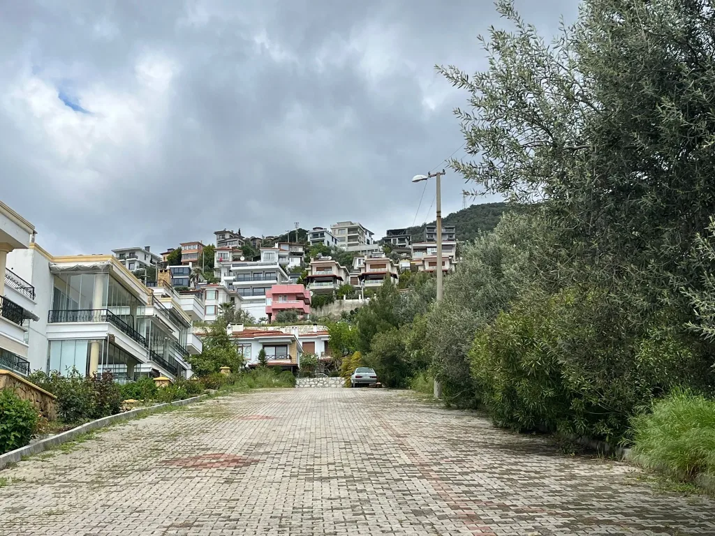 ALTINOLUKTA KÖŞE PARSEL 650 METREKARE  FULL DENİZ MANZARALI %25 İMARLI SATILIK ARSA - Görsel 3