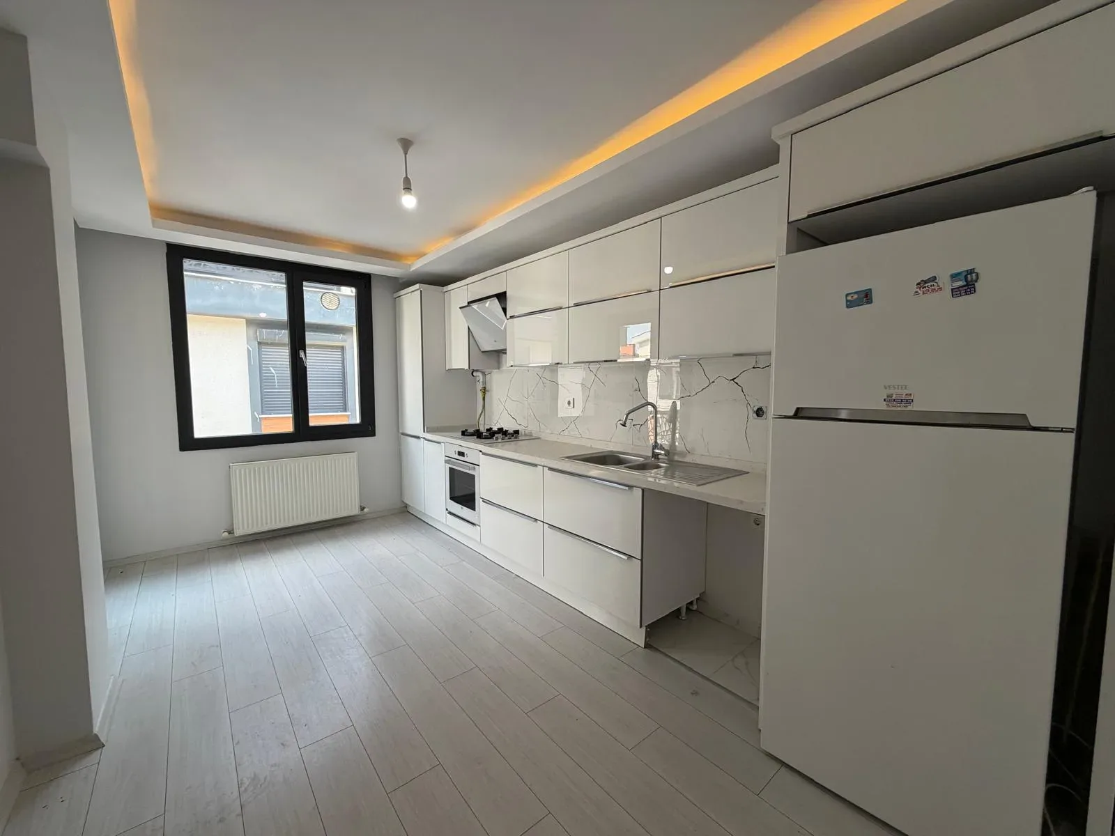 AKÇAYIN EN PRESTİJLİ SİTESİNDE 3+1 AYRI MUTFAK LÜKS DAİRE - Görsel 25