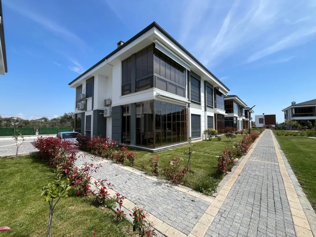 GÜRE SAHİLİNDE ULTRA LÜX HAVUZLU SİTE İÇERİSİNDE 2 ODA 1 SALON AYRI MUTFAK MUHTEŞEM DAİRE - Görsel 20