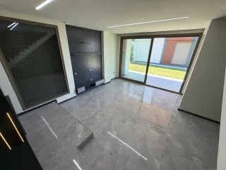 GÜRE SAHİLDE ULTRA LÜX SİTE İÇERİSİNDE TAM BAĞIMSIZ MÜSTAKİL VİLLA - Görsel 9