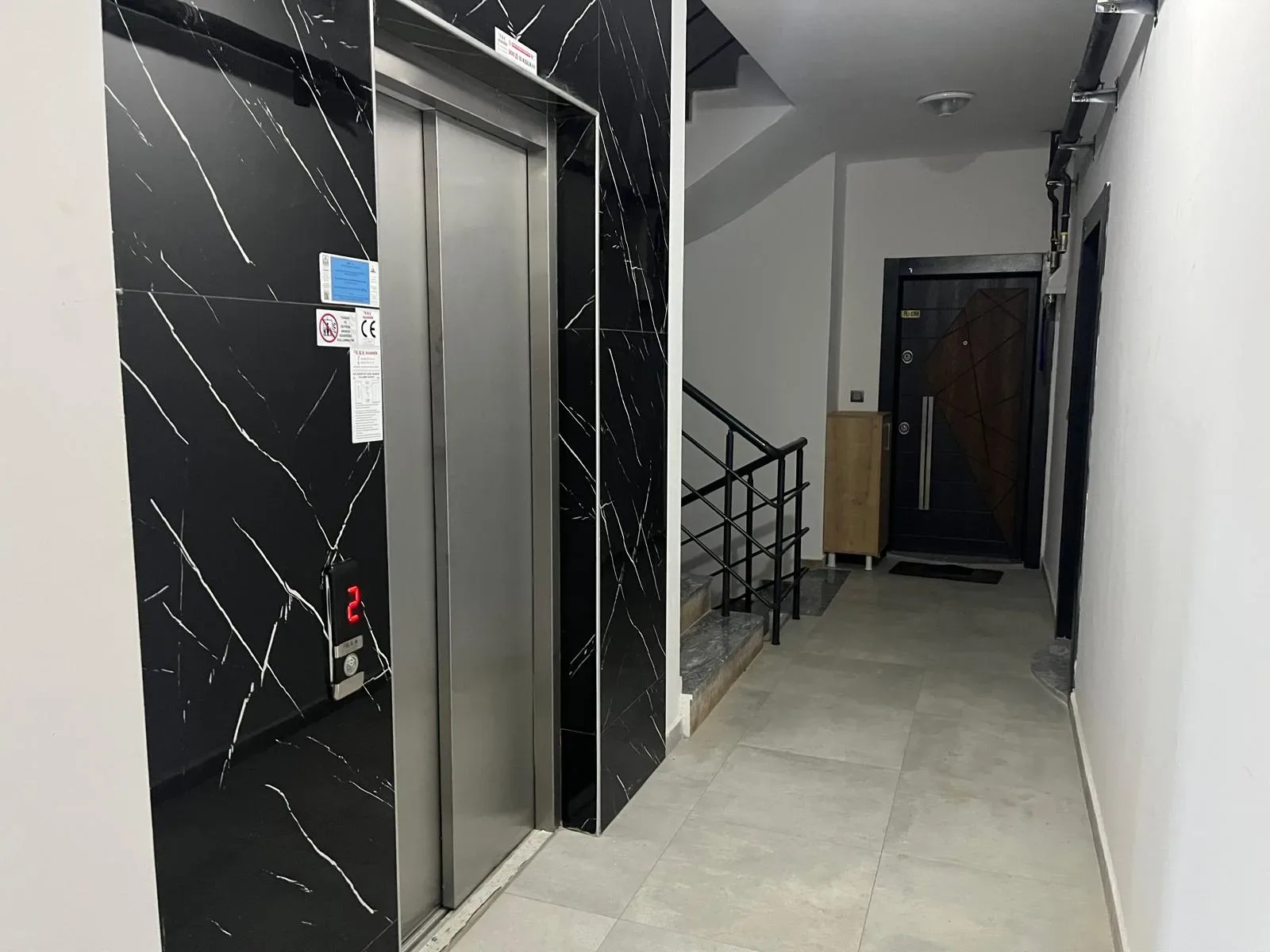 AKÇAY MERKEZDE İZMİR ÇANAKKALE OTOBANINA CEPHELİ 2+1 DUBLEX SIFIR DAİRE - Görsel 21