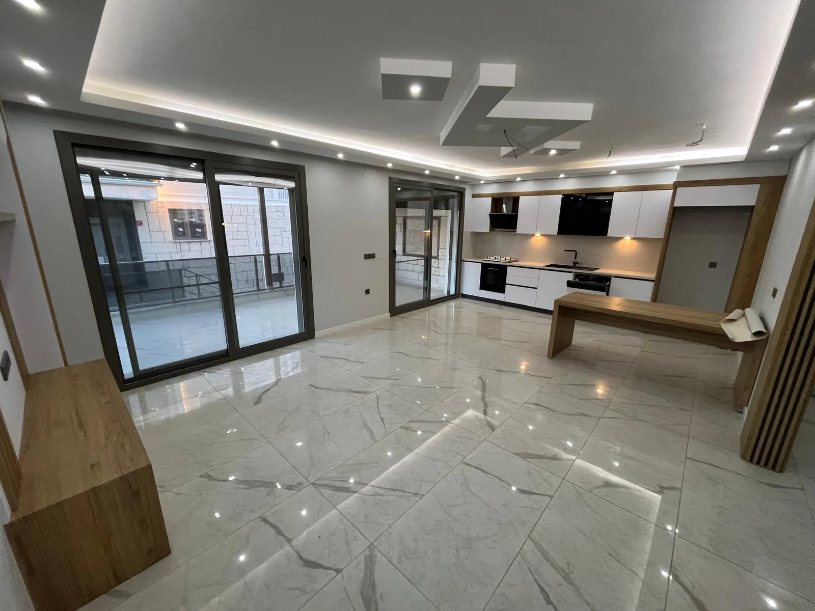 ALTINOLUKTA 4 ODA 1 SALON MUHTEŞEM  DENİZ VE DAĞ MANZARALI TRIPLEX VİLLA - Görsel 7