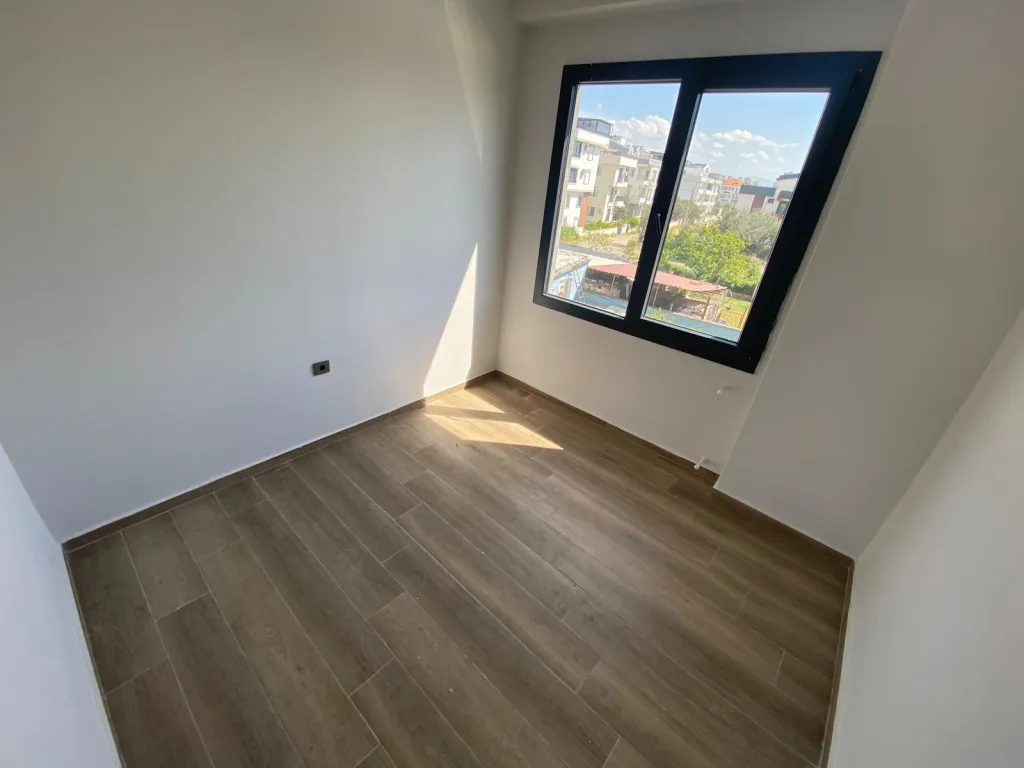 ZEYTİNLİ KÖY MERKEZİNE ÇOK YAKIN YEŞİLLİKLERİ İÇERİSİNDE 2+1 AYRI MUTFAK DAİRE - Görsel 15