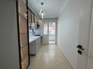 ALTINKUMDA CADDE ÜZERİNDE GÖZ DOLDURAN 2+1 DAİRE - Görsel 9