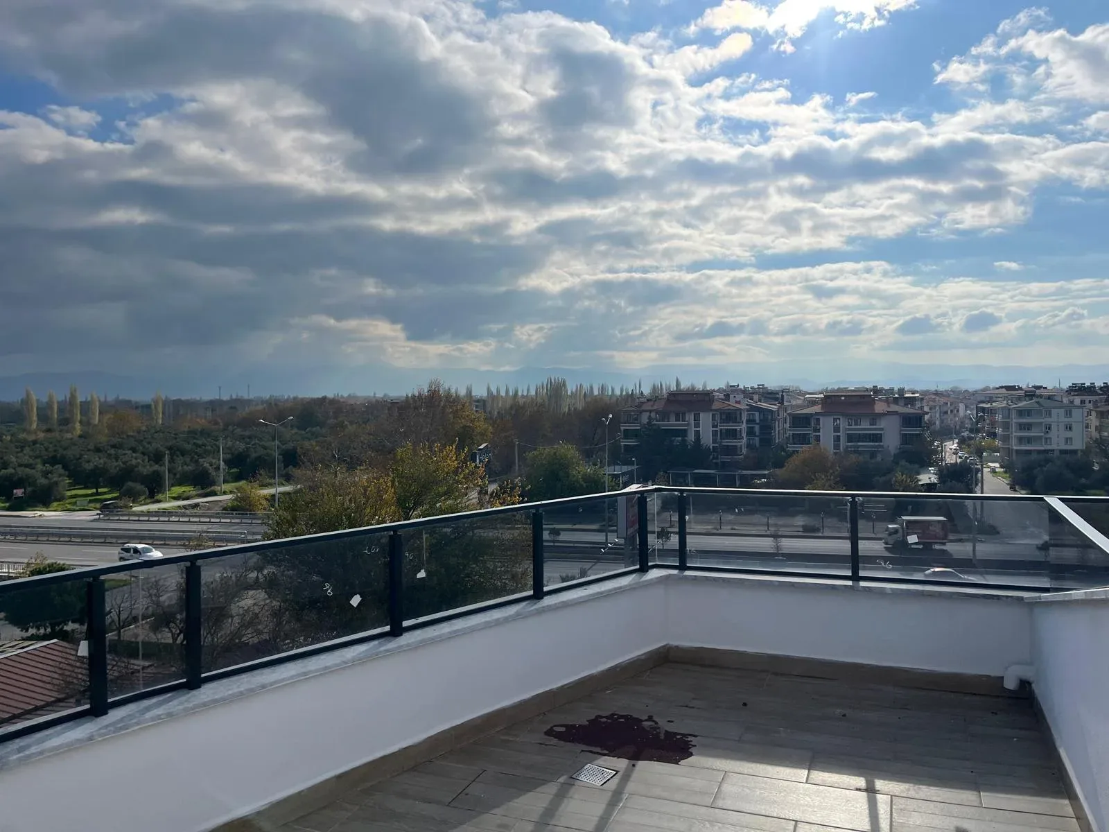 AKÇAY MERKEZDE İZMİR ÇANAKKALE OTOBANINA CEPHELİ 2+1 DUBLEX SIFIR DAİRE - Görsel 22