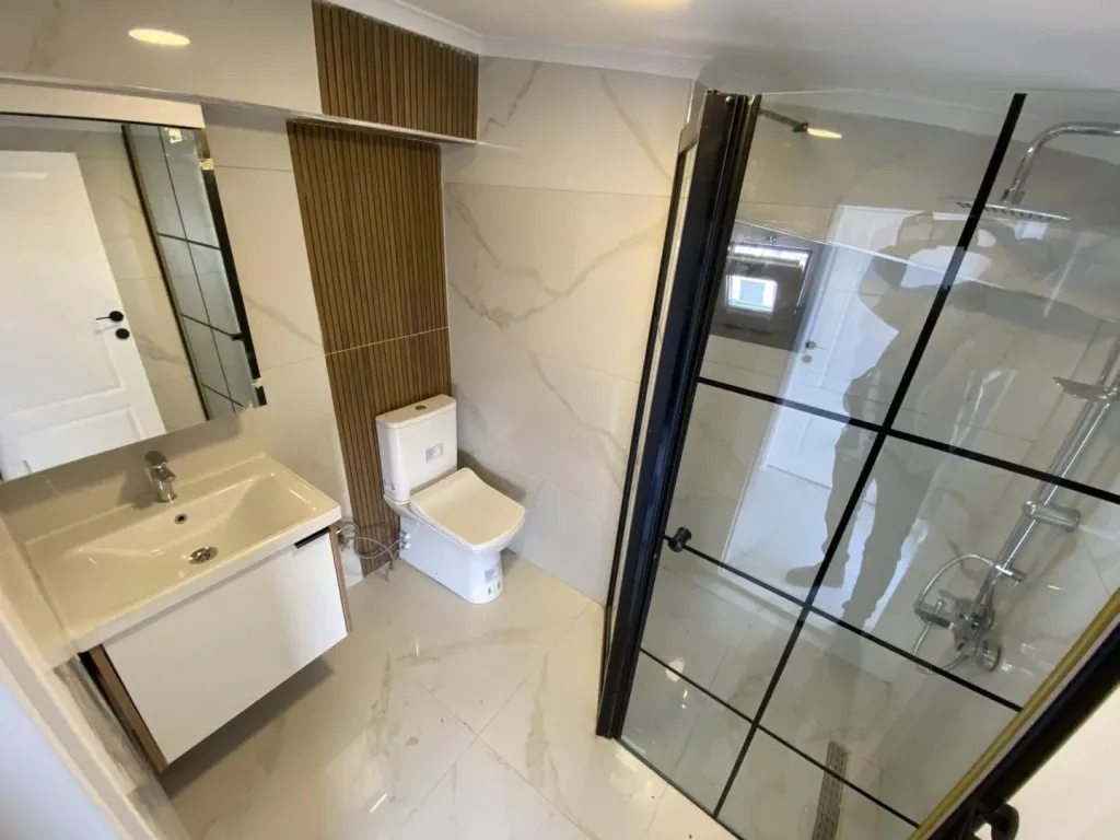 AKÇAY ÇAMLIYOL CADDESİNDE DENİZ VE DAĞ MANZARALI KAT DUBLEKSİ - Görsel 18