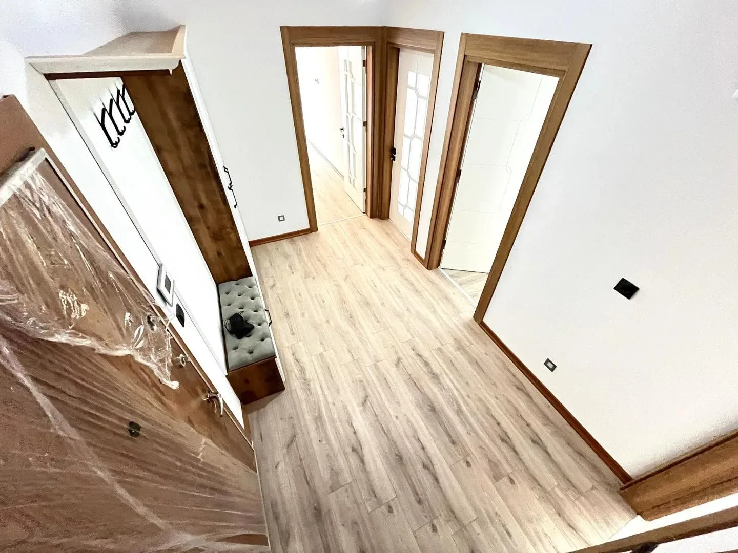 AKÇAY ALTINKUM MAHALLESİNDE 2+1 AYRI MUTFAK EBEVEYN BANYOLU GENİŞ ARA KAT LÜKS DAİRE - Görsel 11