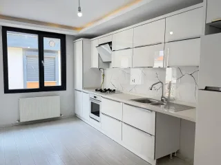 AKÇAYIN EN PRESTİJLİ SİTESİNDE 3+1 AYRI MUTFAK LÜKS DAİRE - Görsel 10