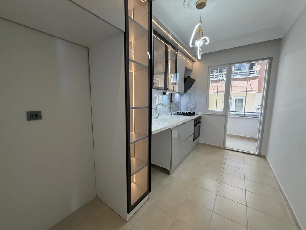 ALTINKUMDA CADDE ÜZERİNDE GÖZ DOLDURAN 2+1 DAİRE - Görsel 7