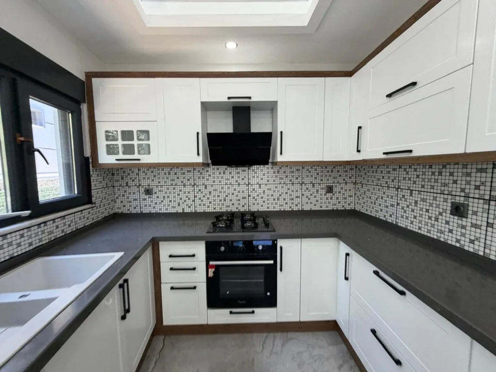 AKÇAY CEMİL TEMEL MAHALLESİNDE 4 ODA 1 SALON TRİPLEX SIFIR VİLLA - Görsel 9