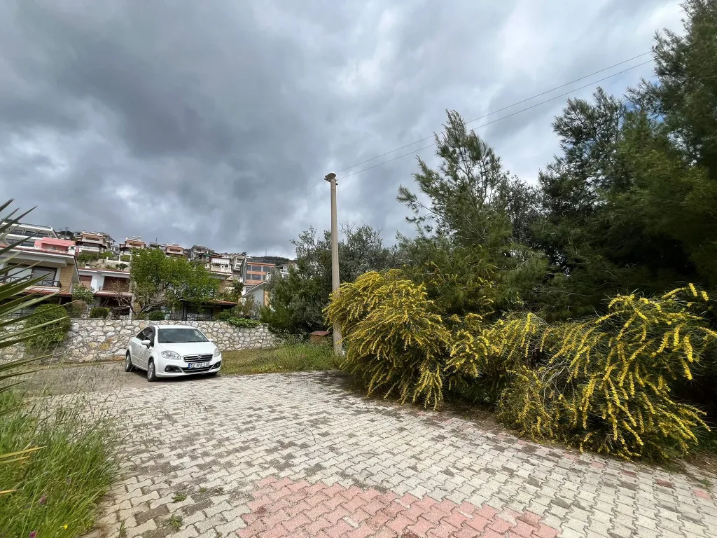 ALTINOLUKTA KÖŞE PARSEL 650 METREKARE  FULL DENİZ MANZARALI %25 İMARLI SATILIK ARSA - Görsel 1