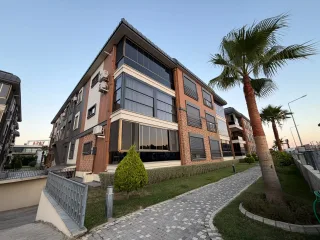 AKÇAYIN EN PRESTİJLİ SİTESİNDE 3+1 AYRI MUTFAK EBEVEYN BANYOLU - KAPALI OTOPARKLI MUHTEŞEM DAİRE - Görsel 28