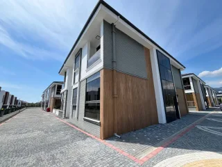 GÜRE SAHİLİNDE ULTRA LÜX HAVUZLU SİTE İÇERİSİNDE 2 ODA 1 SALON AYRI MUTFAK MUHTEŞEM DAİRE - Görsel 4