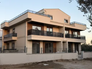 GÜRE İSKELESİNDE FULL DENİZ MANZARALI MUHTEŞEM 3+1 DUBLEX