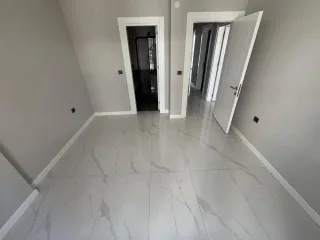 GÜRE AKÇAY ARASINDA 2+1 AYRI MUTFAK ULTRA LÜX SİTE İÇERİSİNDE HAVUZ CEPHELİ DAİRE - Görsel 13