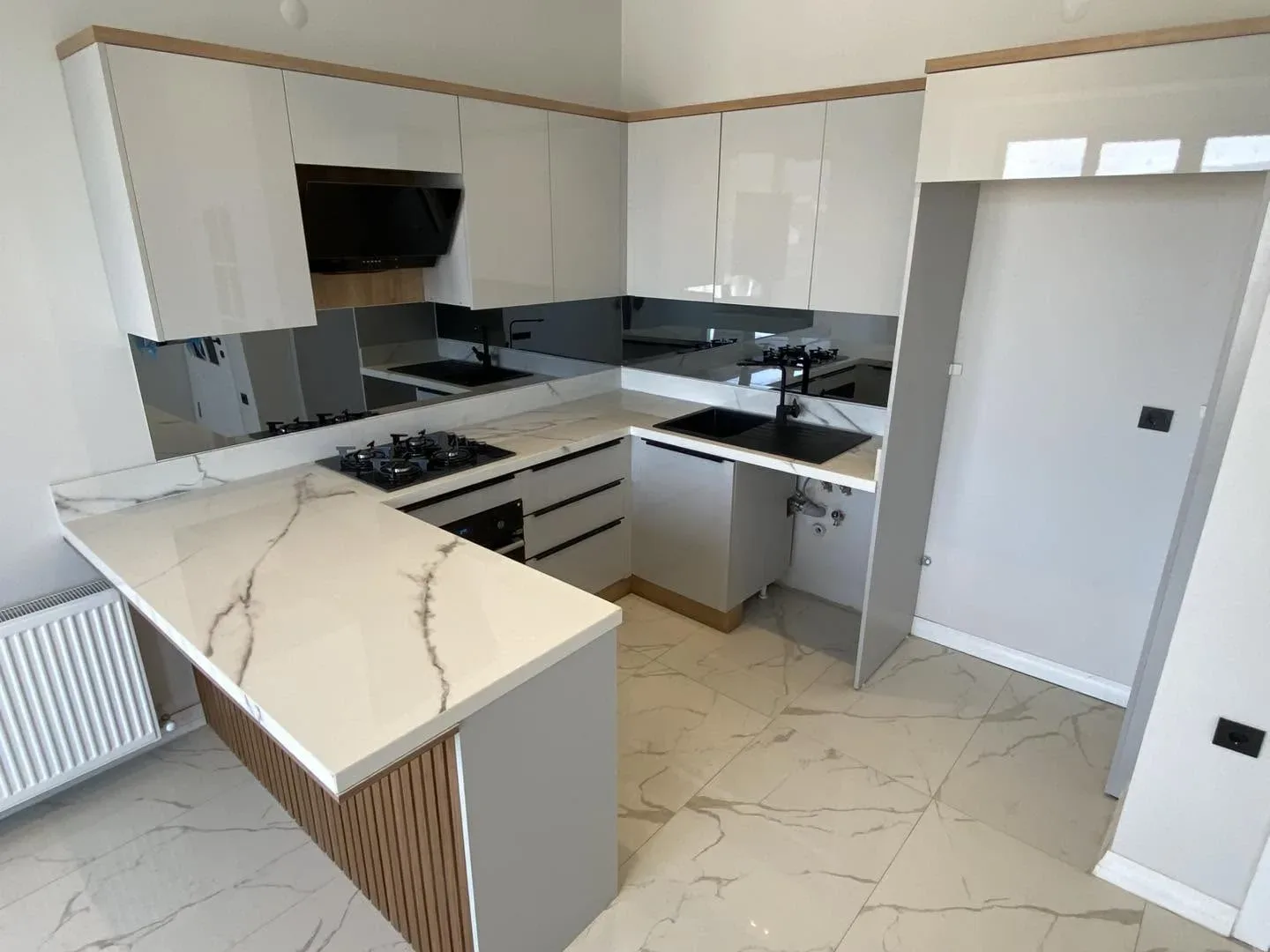 AKÇAY ÇAMLIYOL CADDESİNDE DENİZ VE DAĞ MANZARALI KAT DUBLEKSİ - Görsel 26