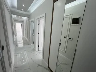 AKÇAYDA SARIKIZDA CADDE ÜSTÜ SIFIR BİNA DENİZE ÇOK YAKIN 2+1 AMERİKAN MUTFAK LÜX DAİRE - Görsel 4