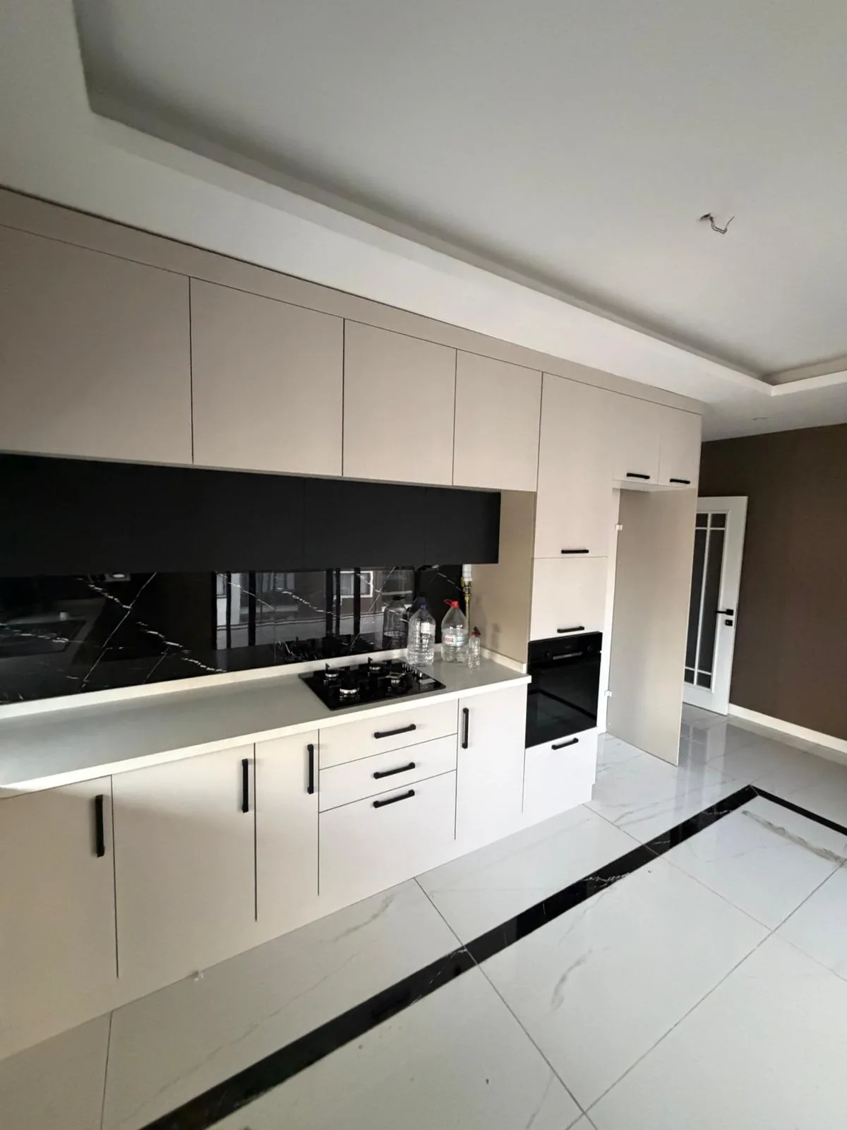 EDREMİT CENNETAYAĞI MAHALLESİNDE PRESTİJ 3 KONUTLARINDA 3+1 AYRI MUTFAK KAPALI GARAJLI LÜX SİTE KONSEPTLİ DAİRE - Görsel 29