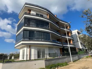 AKÇAY MERKEZDE İZMİR ÇANAKKALE OTOBANINA CEPHELİ 2+1 DUBLEX SIFIR DAİRE - Görsel 1