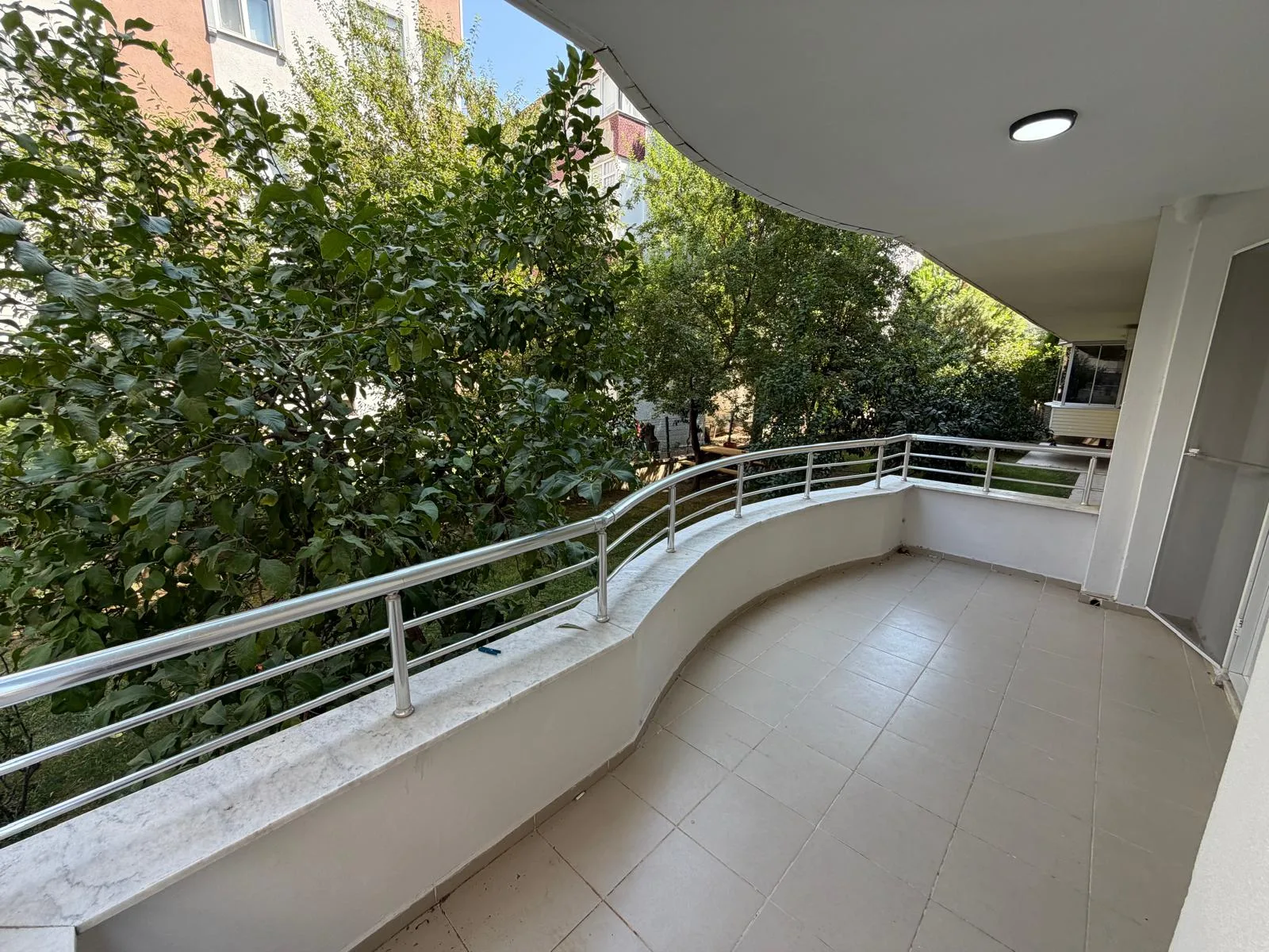 ALTINKUM PAZAR CADDESİ YEŞİLLİKLERLE DOLU GİRİŞ KAT 2+1 - Görsel 17