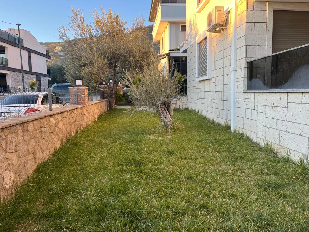 ALTINOLUKTA 4 ODA 1 SALON MUHTEŞEM  DENİZ VE DAĞ MANZARALI TRIPLEX VİLLA - Görsel 3