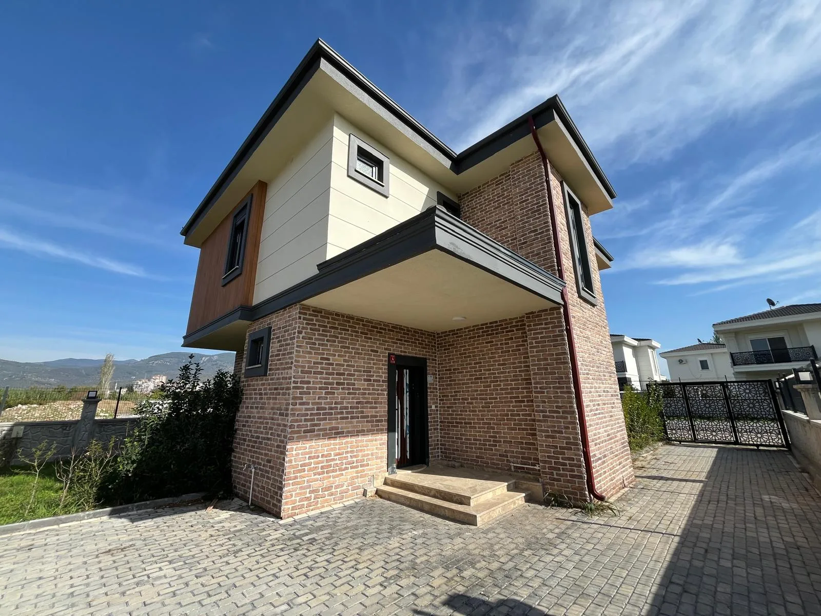 HAMİDİYE MAHALLESİNDE 3+1 TAM MÜSTAKİL KULLANIŞLI VİLLA