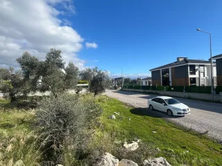 GÜRE SAHİLİNDE 524 METREKARE VİLLA İMARLI SATILIK ARSA - Görsel 4