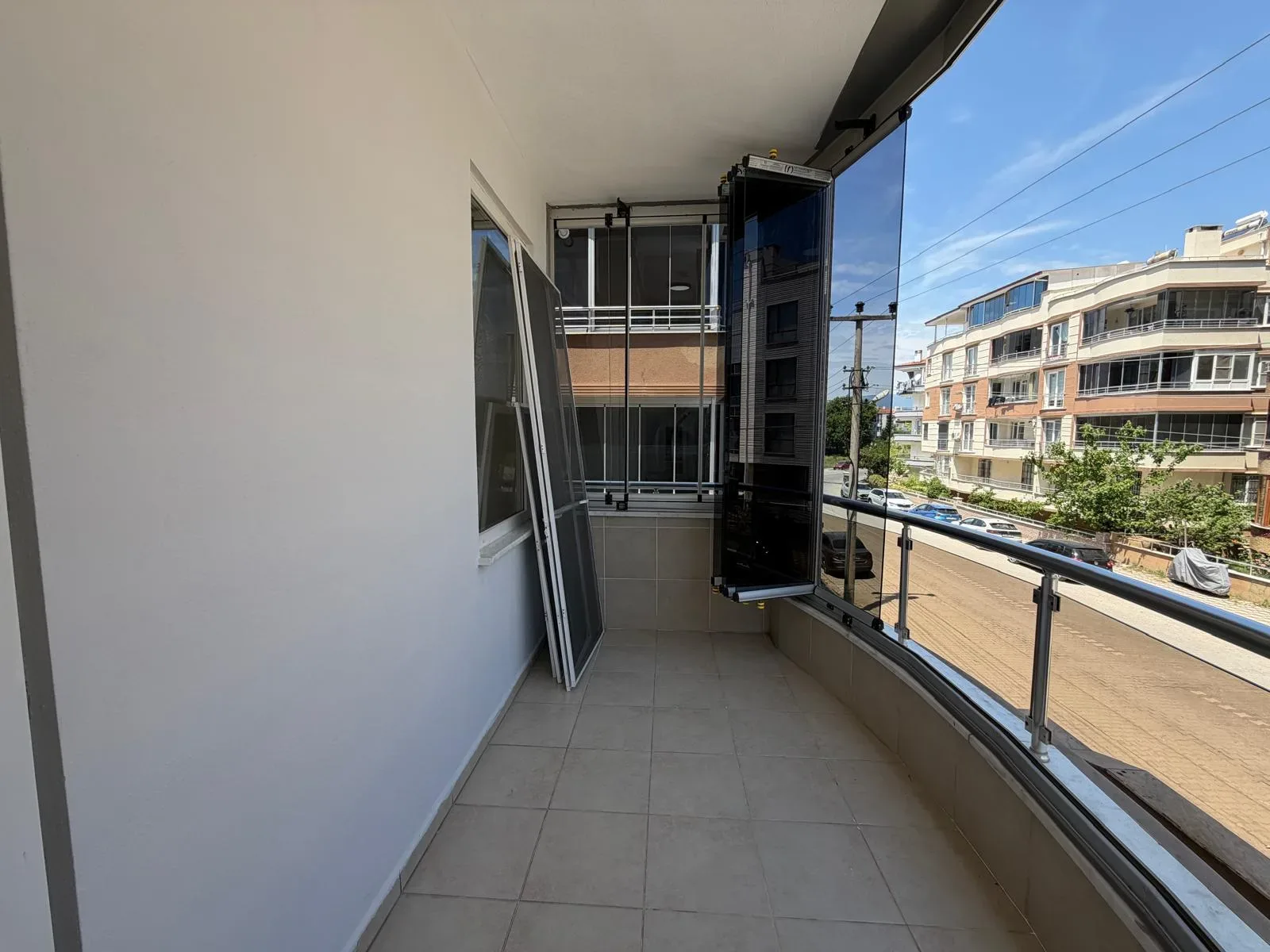 ALTINKUMDA CADDE ÜZERİNDE GÖZ DOLDURAN 2+1 DAİRE - Görsel 24