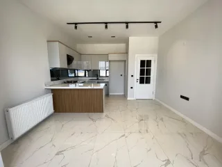 AKÇAY ÇAMLIYOL CADDESİNDE DENİZ VE DAĞ MANZARALI KAT DUBLEKSİ - Görsel 5