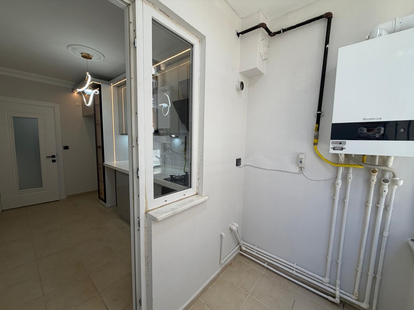 ALTINKUMDA CADDE ÜZERİNDE GÖZ DOLDURAN 2+1 DAİRE - Görsel 12