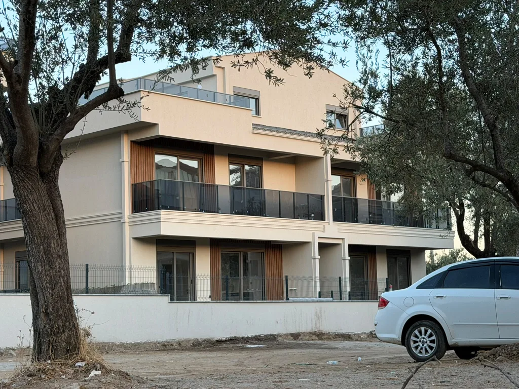 GÜRE SAHİLİNDE MÜSTAKİL TADINDA 2+1 BAHÇE KULLANIMLI SIFIR DAİRE - Görsel 12