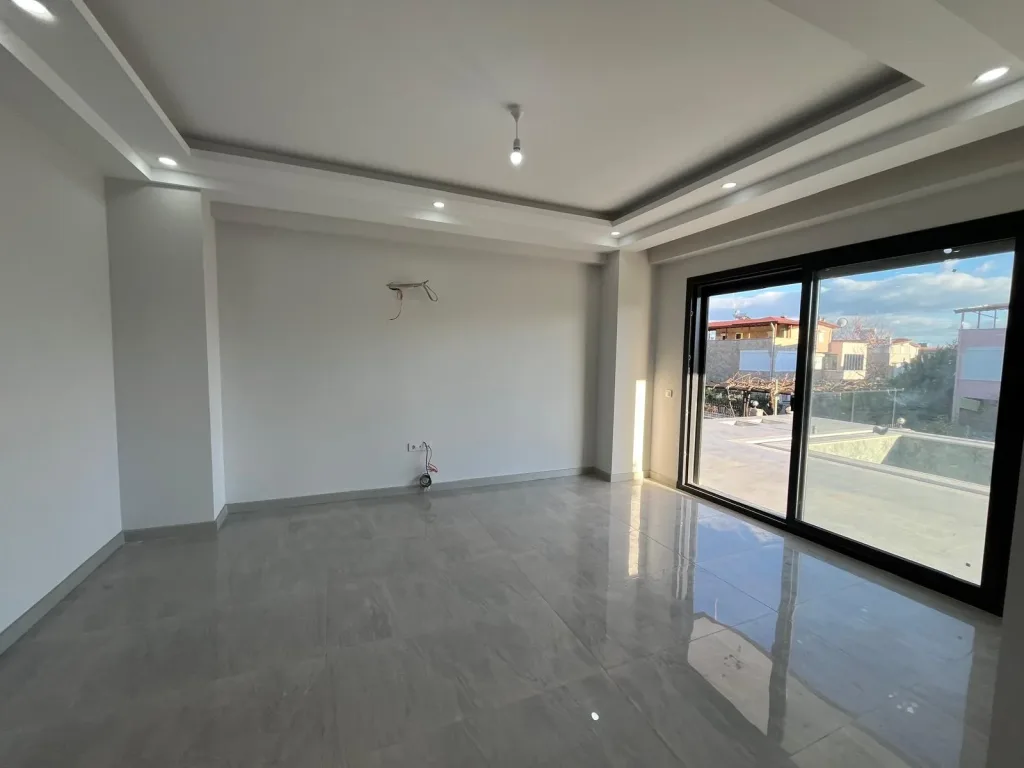 GÜRE SAHİLİNDE TAM MÜSTAKİL SAUNALI FOURLEX DENİZ MANZARALI KAPALI GARAJLI ULTRA LÜX VİLLA - Görsel 15