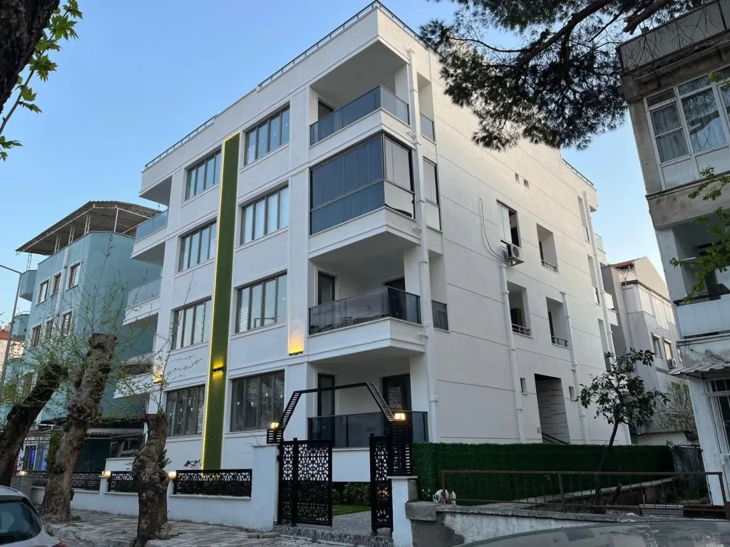 AKÇAY ÇAMLIYOL CADDESİNDE DENİZ VE DAĞ MANZARALI KAT DUBLEKSİ - Görsel 3