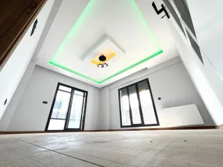 AKÇAY ALTINKUM MAHALLESİNDE 2+1 AYRI MUTFAK EBEVEYN BANYOLU GENİŞ ARA KAT LÜKS DAİRE - Görsel 15