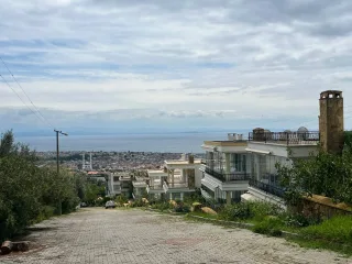 ALTINOLUKTA KÖŞE PARSEL 650 METREKARE  FULL DENİZ MANZARALI %25 İMARLI SATILIK ARSA - Görsel 4