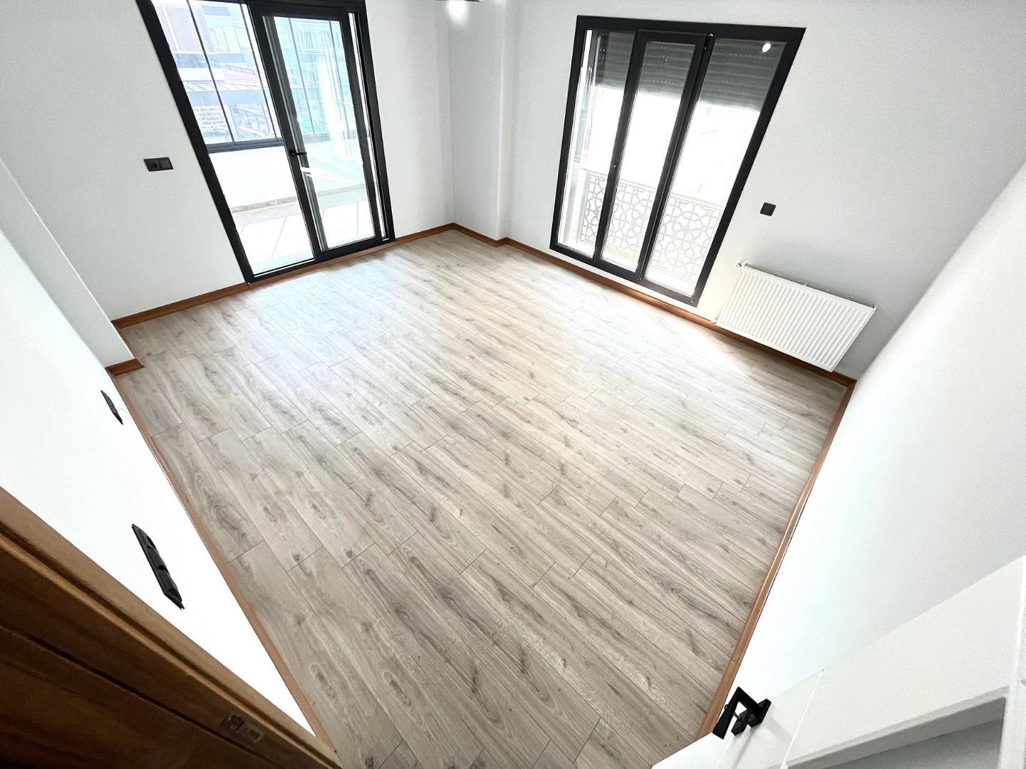 AKÇAY ALTINKUM MAHALLESİNDE 2+1 AYRI MUTFAK EBEVEYN BANYOLU GENİŞ ARA KAT LÜKS DAİRE - Görsel 10