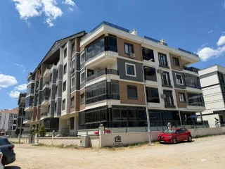 ALTINKUMDA ARA KAT ÖN CEPHE 2+1 AYRI MUTFAK LÜX DAİRE - Görsel 1