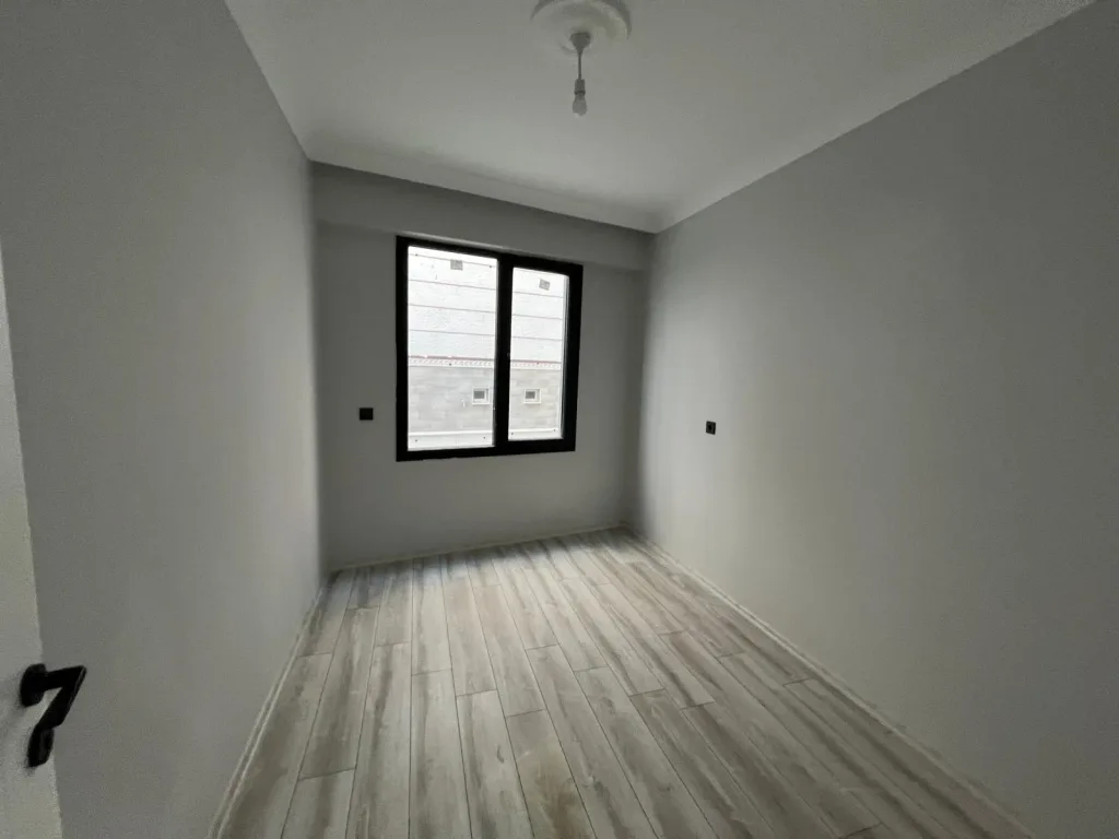 AKÇAY ÇAMLIYOL CADDESİNDE FIRSAT 1+1 SIFIR DAİRE - Görsel 13
