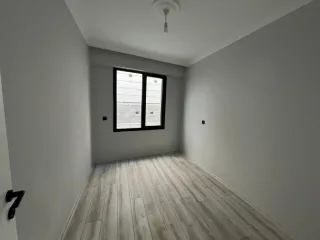 AKÇAY ÇAMLIYOL CADDESİNDE FIRSAT 1+1 SIFIR DAİRE - Görsel 13