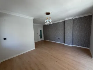ALTINKUMDA CADDE ÜZERİNDE GÖZ DOLDURAN 2+1 DAİRE - Görsel 3