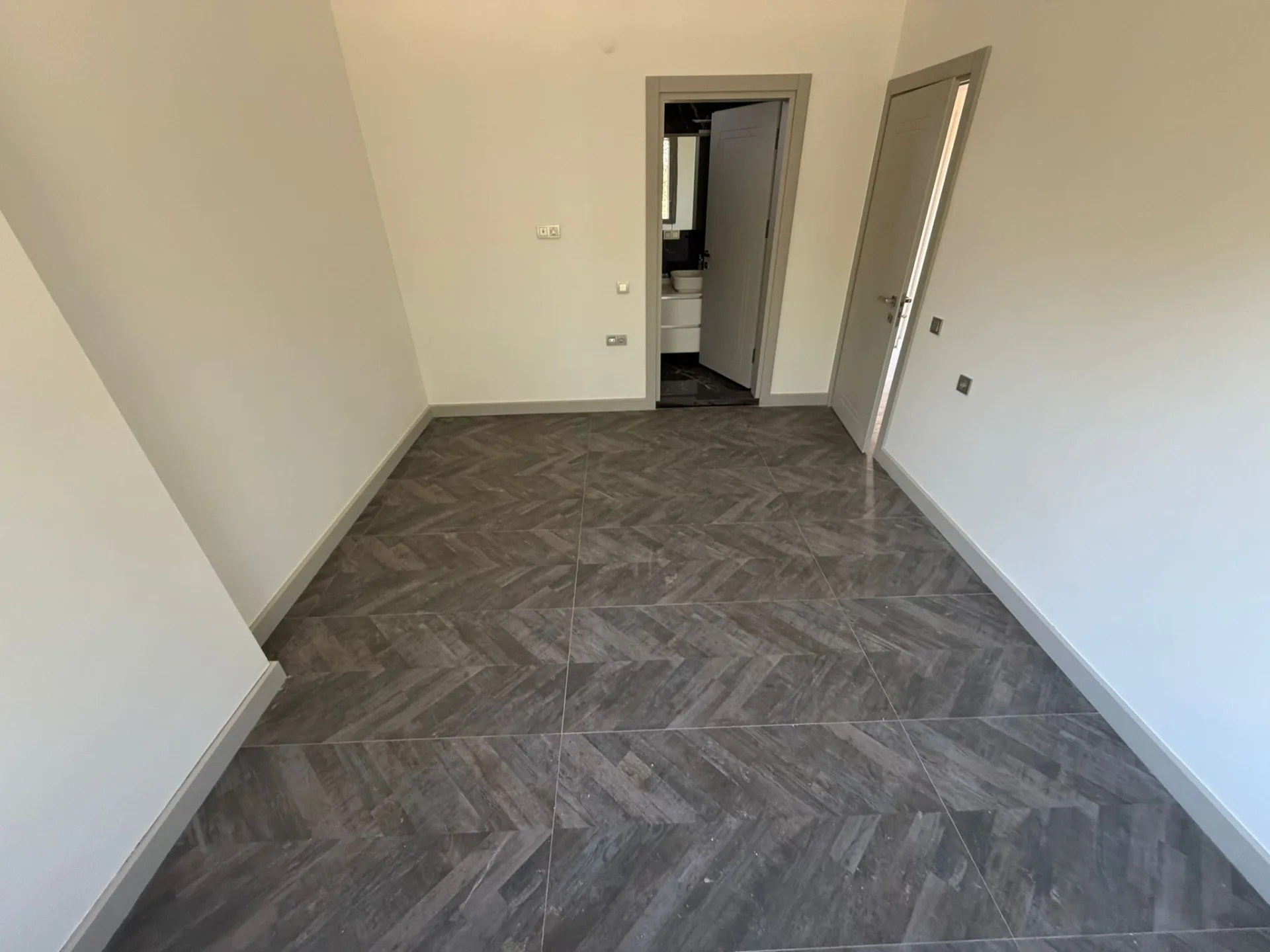 GÜRE İSKELE MAHALLESİNDE TEK KATLI 4+1 TAM MÜSTAKİL ULTRA LÜX VİLLA - Görsel 15