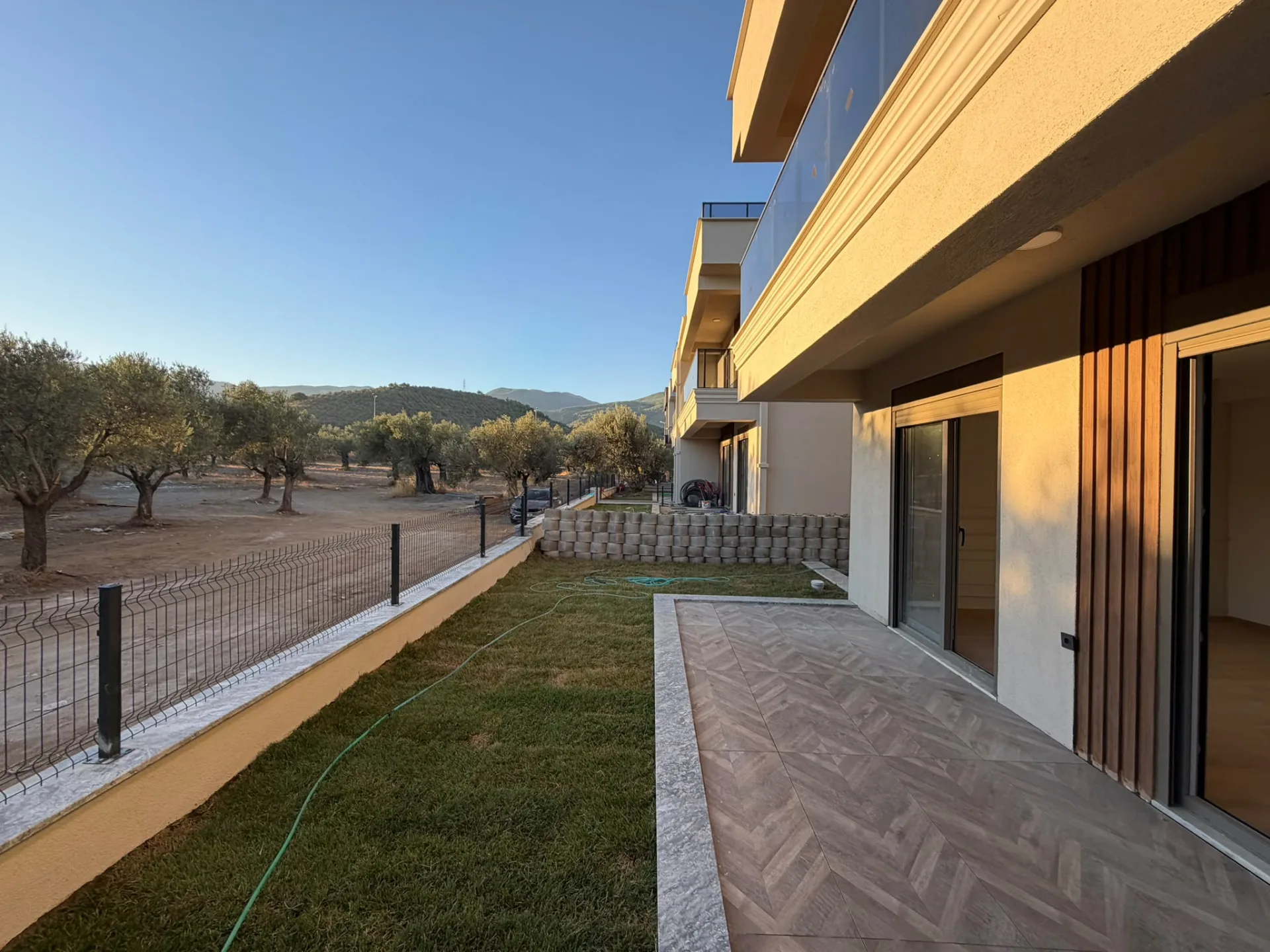 GÜRE SAHİLİNDE MÜSTAKİL TADINDA 2+1 BAHÇE KULLANIMLI SIFIR DAİRE - Görsel 15