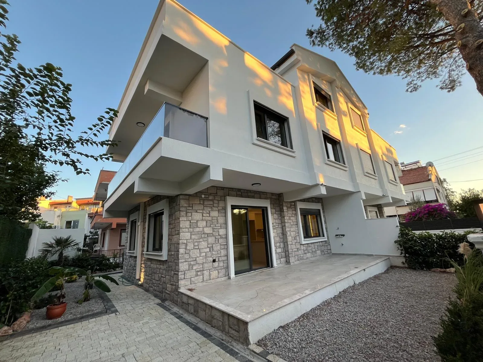 AKÇAY MERKEZDE DENİZE 50 METRE MESAFEDE LÜX TRİPLEX 4+1 VİLLA - Görsel 22
